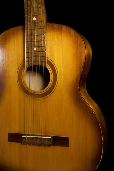 Gitara klasyczna drewniana na czarny — Zdjęcie stockowe
