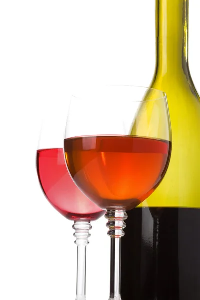 Vin i glas isolerade på vit — Stockfoto