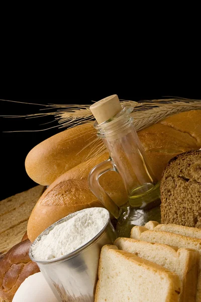 パン、パン製品の黒に分離 — ストック写真