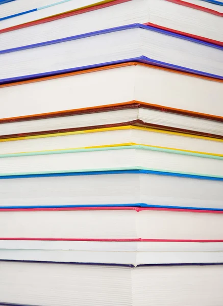 Mucchio di nuovi libri colorati — Foto Stock