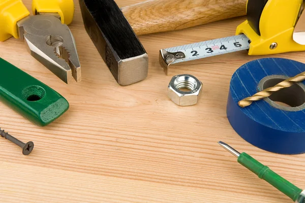 Conjunto de herramientas e instrumentos sobre madera — Foto de Stock
