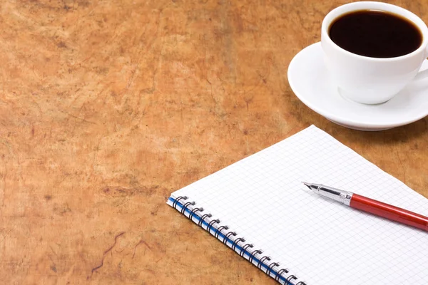 咖啡和墨水笔垫 — 图库照片