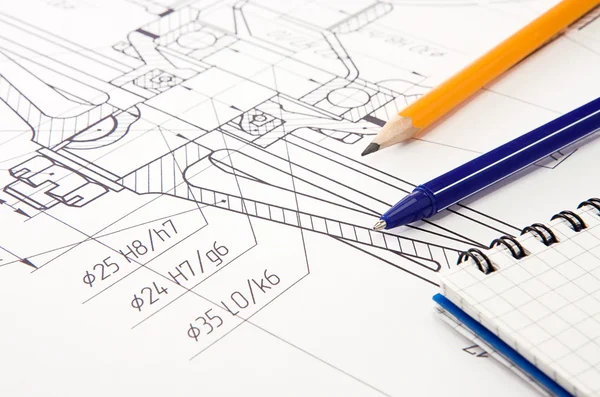 Bleistift und Bleistift beim Entwurf — Stockfoto