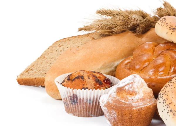 Ekmek, çörek, çörek ve üzerinde beyaz izole spike — Stok fotoğraf