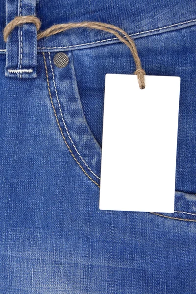 Preisschild über Jeanstasche — Stockfoto