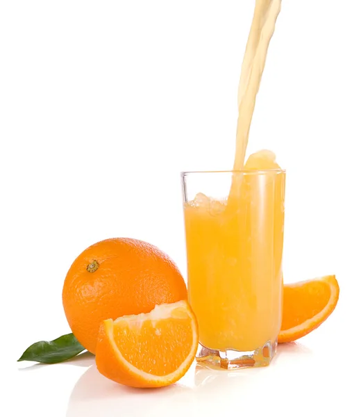 流汁和橙白隔离 — 图库照片