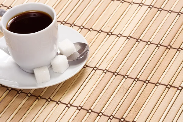 Kahve ve fincan tabağı tablo yönü — Stok fotoğraf