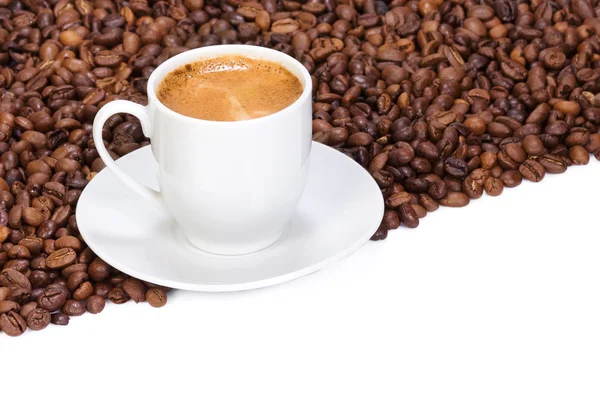 Kawa i fasoli na biały — Zdjęcie stockowe