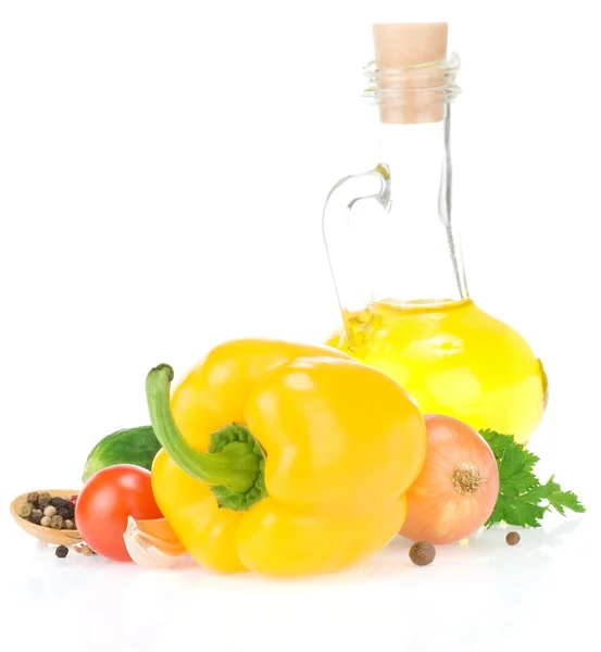 Potravinářské oleje a koření izolovaných na bílém — Stock fotografie