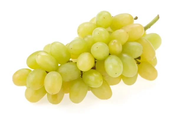 Fruits de raisin frais isolés sur blanc — Photo