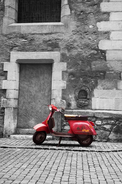 Abandoned scooter — Stock Photo, Image