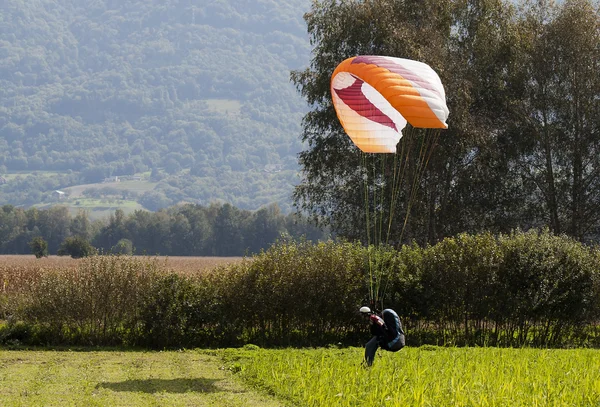 Para glider landing — Stock Photo, Image