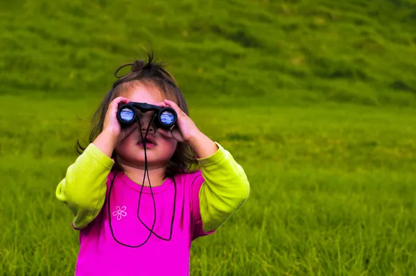 Girl With Binoculars — Stock Photo, Image
