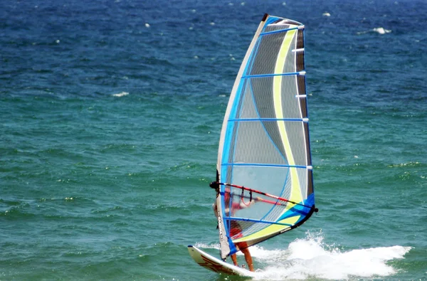 Deportes náuticos - Windsurf — Foto de Stock