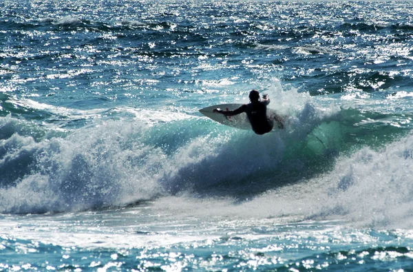 Морской спорт - Волновой серфинг — стоковое фото