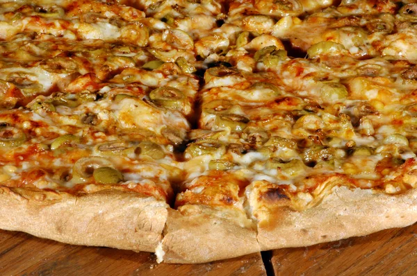 Продукты питания и кухня - Пицца — стоковое фото