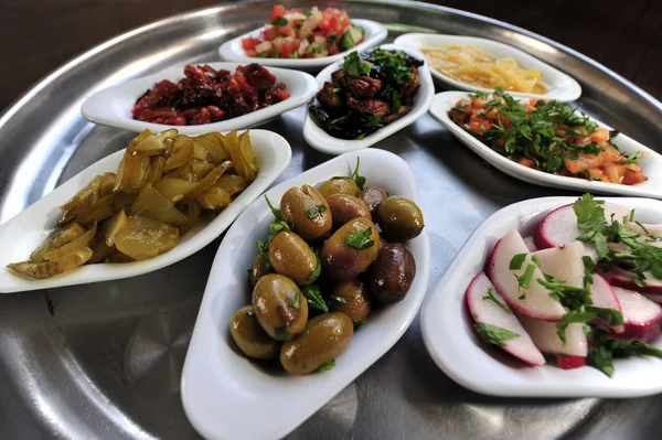 Essen und Küche - orientalische Salate — Stockfoto
