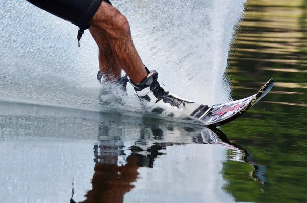 Vodní sporty - vodní lyžování — Stock fotografie