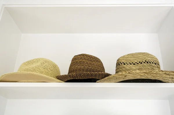 Chapéus de palha velhos — Fotografia de Stock