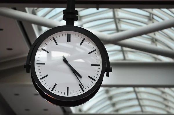 Relógio analógico clássico do tempo — Fotografia de Stock