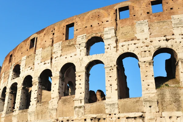 Antiguo coliseo romano en Roma, Italia — Foto de Stock