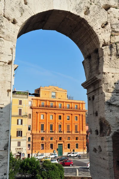 Древнеримский Колизей в Риме, Италия — стоковое фото