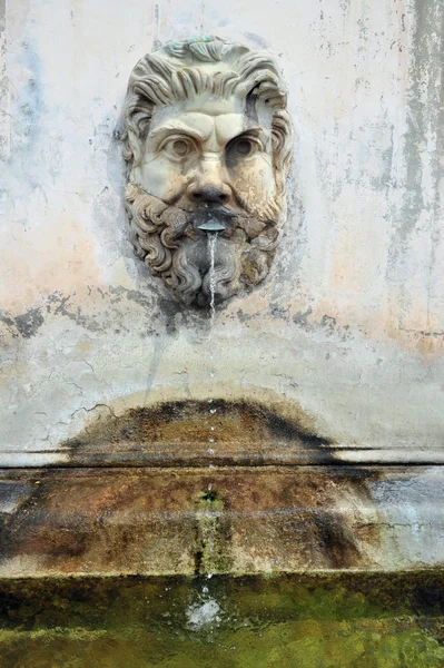 Πηγή νερού, στη Ρώμη, Ιταλία — Φωτογραφία Αρχείου