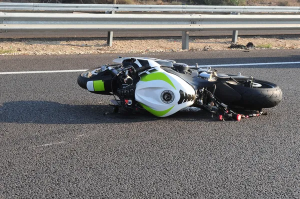 Acidente de estrada de bicicleta de moto — Fotografia de Stock