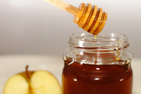 Rosh Hashana Traditional Apple and Honey — Stock Photo, Image