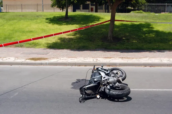 Мотоциклетная авария — стоковое фото