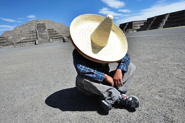 Teotihuacan piramitleri — Stok fotoğraf