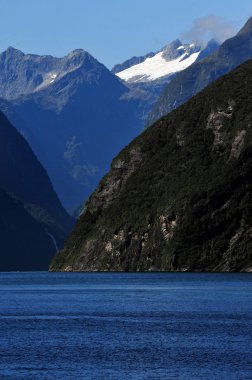 Yeni Zelanda fiordland