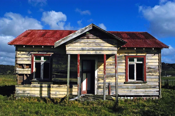 捨てられた農場の家、ニュージーランド — ストック写真