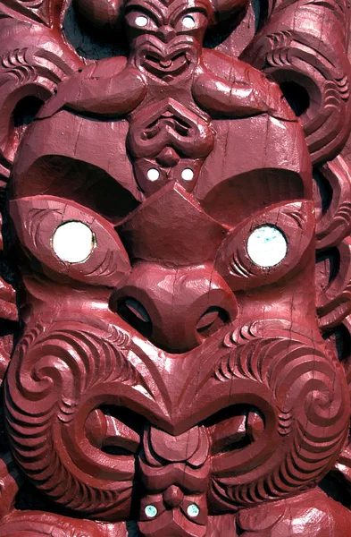 Maori Escultura em uma Marae — Fotografia de Stock
