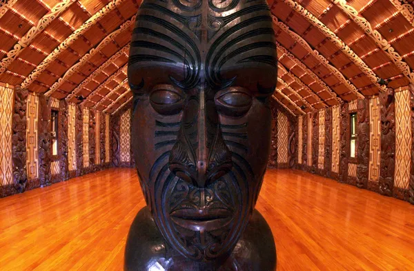 Wnętrze Marae (Maoryski Metting House) — Zdjęcie stockowe