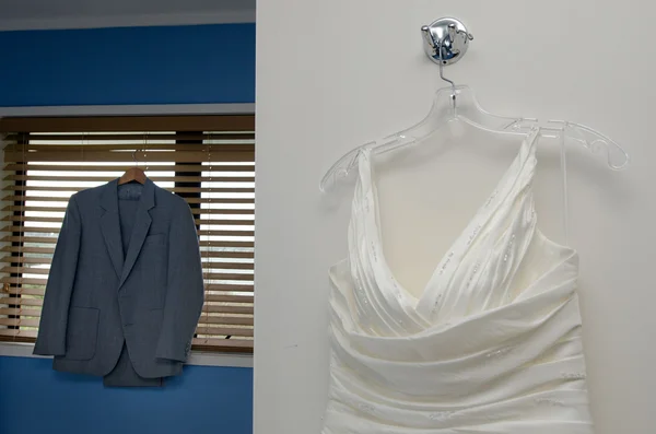 Suknia ślubna & uroczyste ubranie — Zdjęcie stockowe