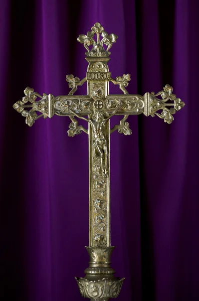 Украшенный крест — стоковое фото