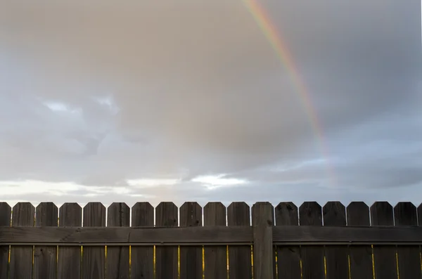 Regenbogen in der Wolke — Stockfoto