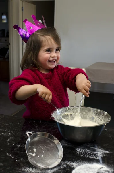 Juega Hacer un pastel de cumpleaños — Foto de Stock