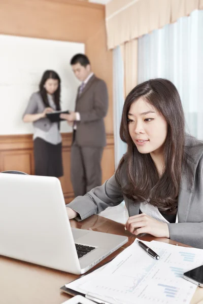 Asiatico businesswoman in il ufficio — Foto Stock