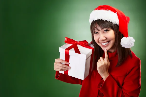 Chica de Navidad con regalo —  Fotos de Stock