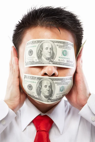 Concepto de soborno, ojos y boca sellados con billete de dólar — Foto de Stock