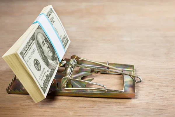 Mousetrap with money bait — Stock Photo, Image