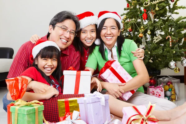Family pose on Christmas — Stock Photo, Image