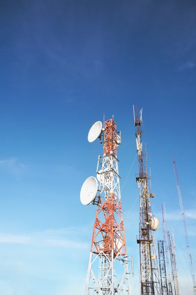 Communicatie torens — Stockfoto