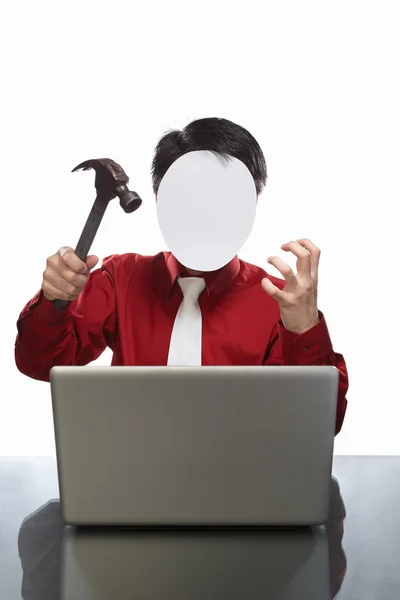 Anonieme zakenman en laptop — Stockfoto