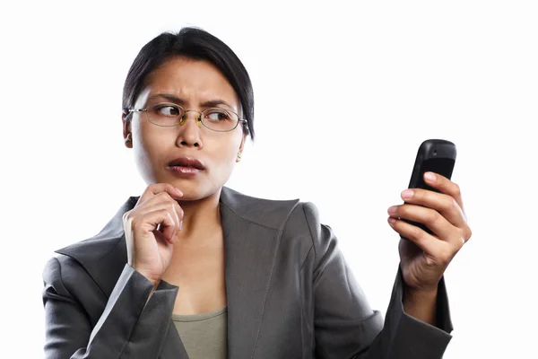 Mulher de negócios expressão curiosa usando chamada de vídeo — Fotografia de Stock