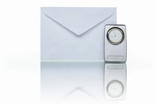 Почта и часы — стоковое фото