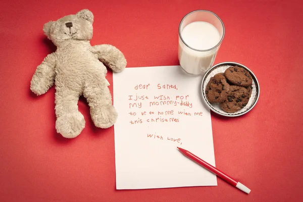 Weihnachtswunschbrief vom einsamen Kind — Stockfoto