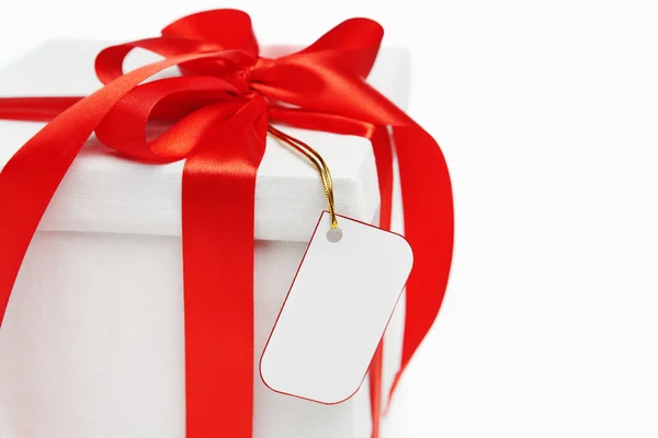 Белый рождественский подарок с бланком — стоковое фото
